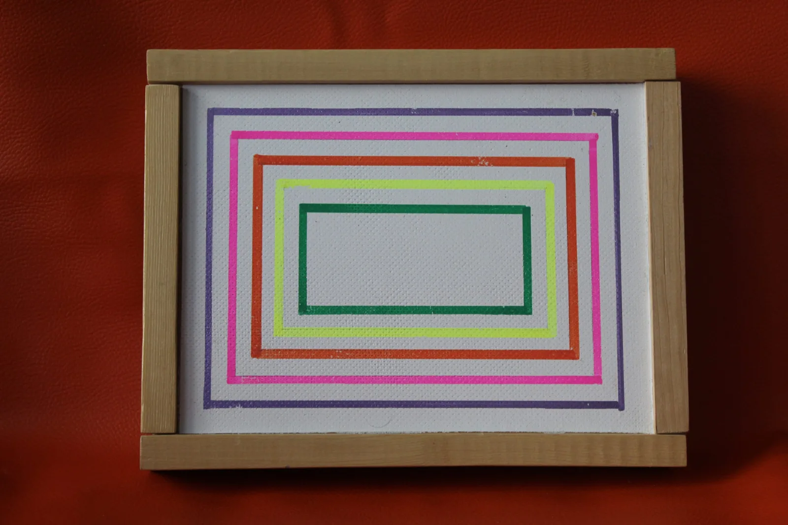 Casse-tête Onde pop : pièces peintes en couleurs fluo dans un cadre rectangulaire en bois clair — vue 10