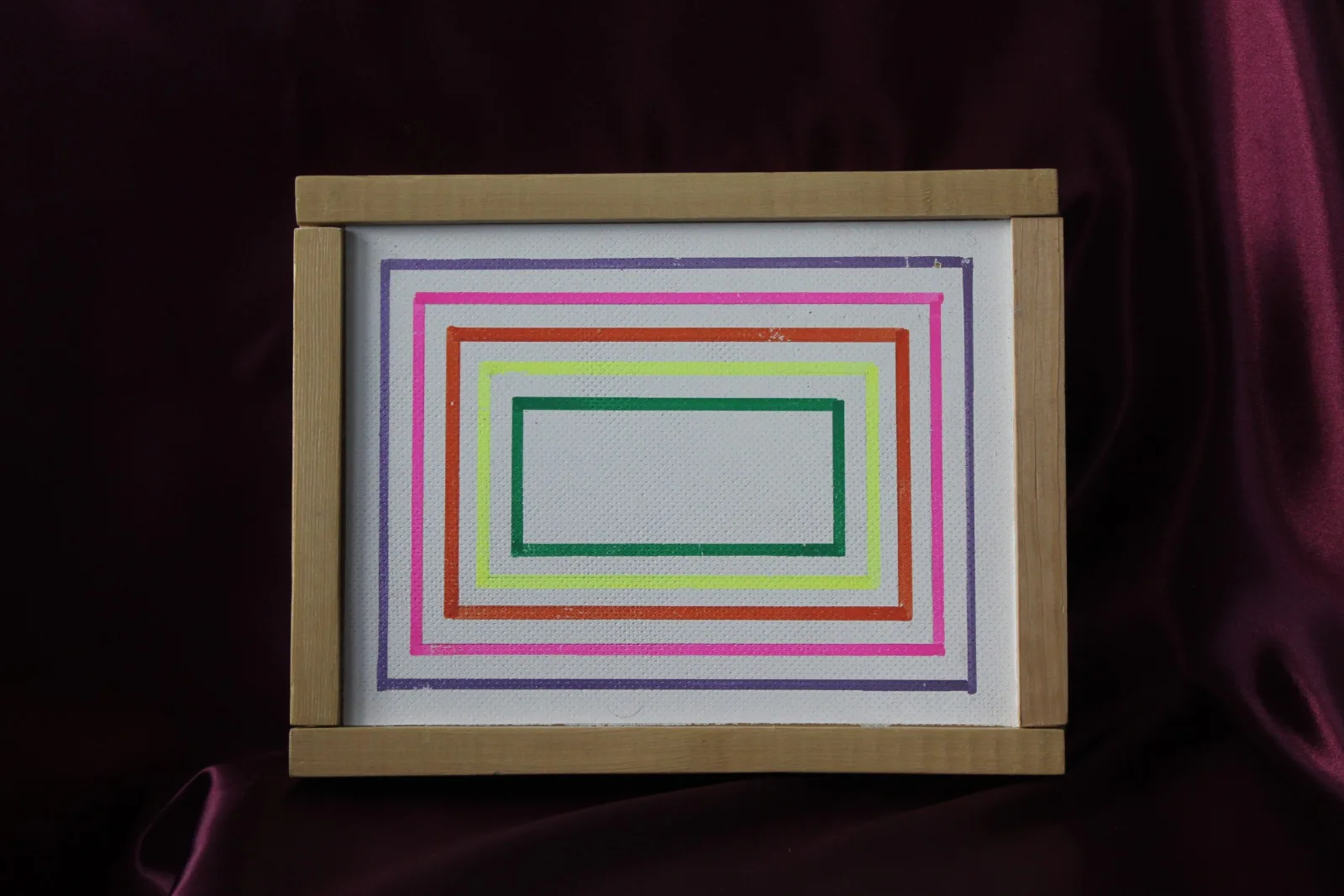 Casse-tête Onde pop : pièces peintes en couleurs fluo dans un cadre rectangulaire en bois clair — vue 13